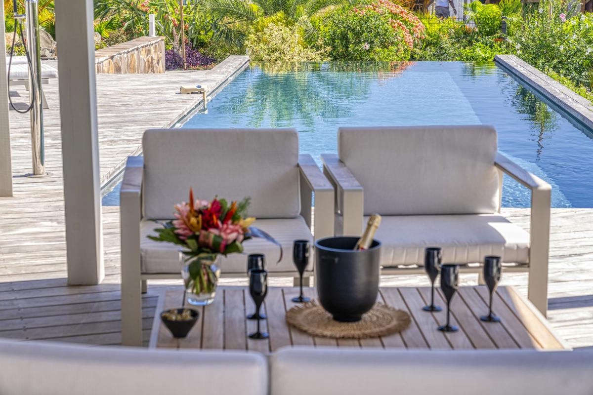 7. Location villa piscine Saint François Guadeloupe_Terrasse Piscine